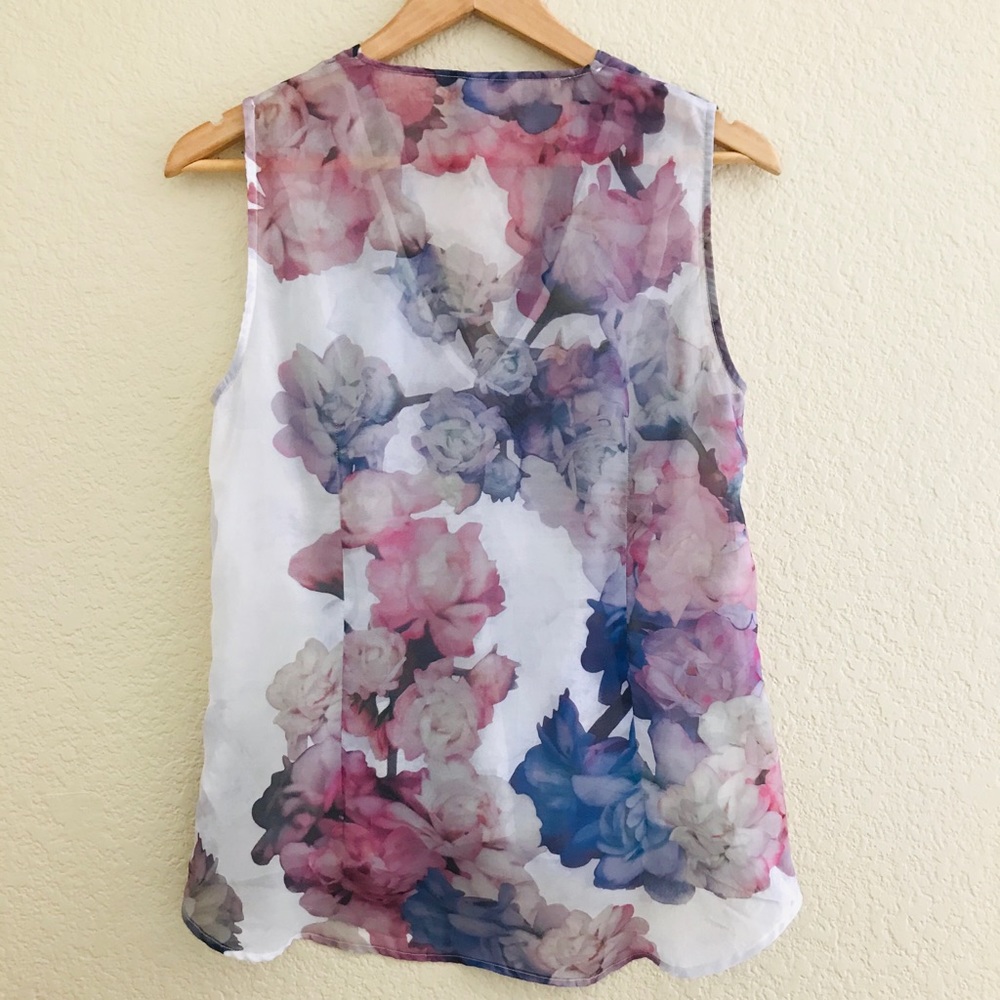 H&M Sleeveless Floral Wrap Blouse - Picture 2 of 3